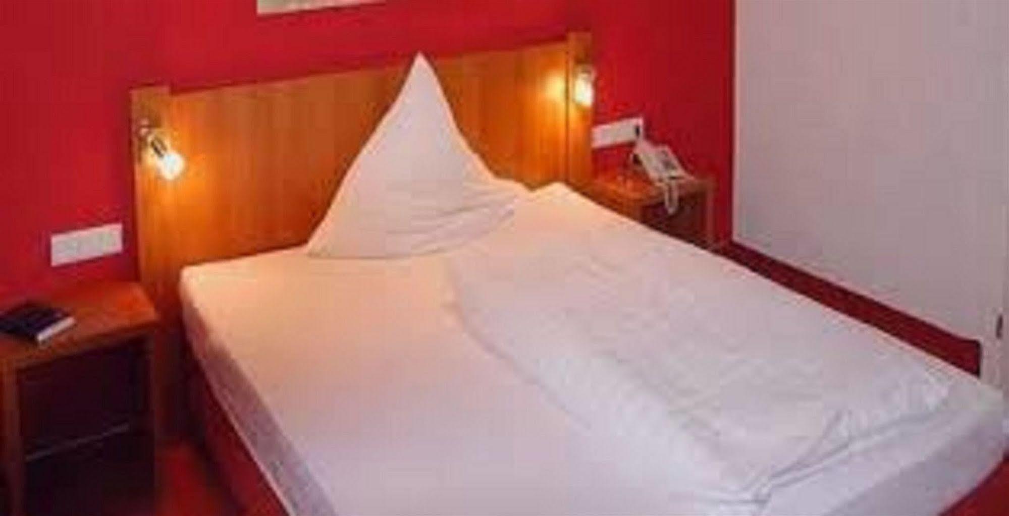 Hotel zur Krone Wuppertal Exterior foto